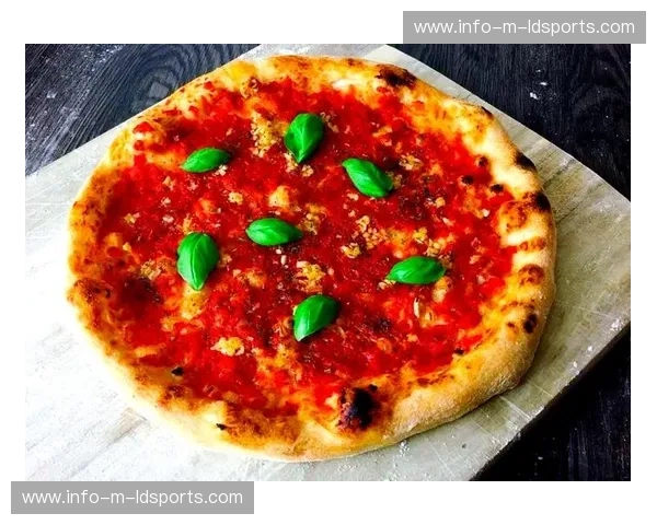 那不勒斯集锦：在古城街角遇见火山、披萨与歌声